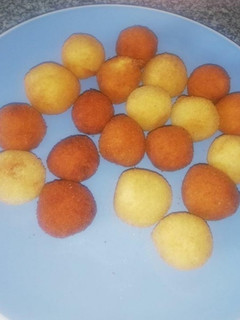 Una foto de Croquetas de quesitos y atún