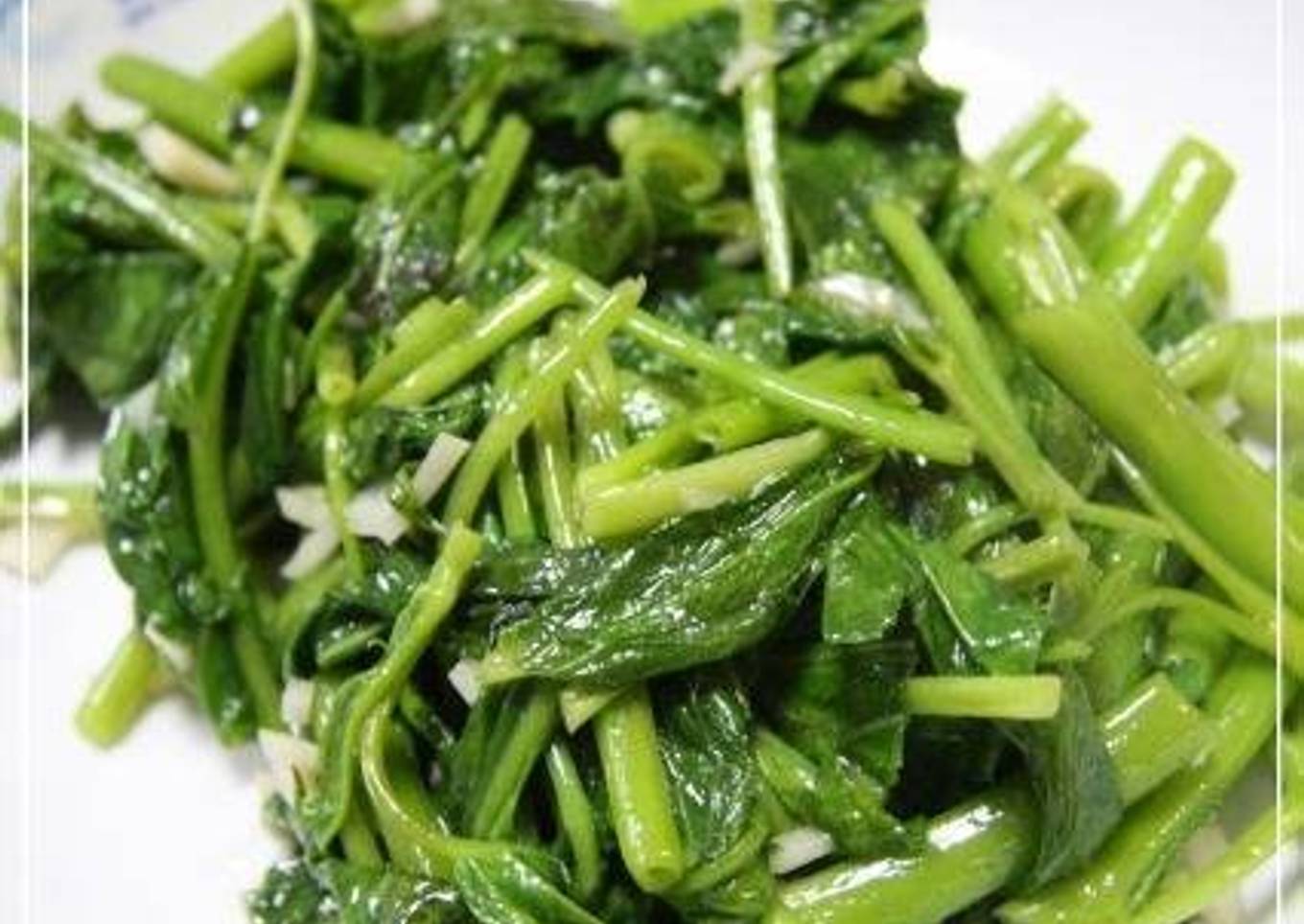Taiwanese Home Cooking: Stir-Fried Water Spinach and Garlic