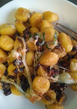 A picture of Gnocchi Caprese.