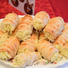 A picture of Ham & cheese rolls in puff pastry.