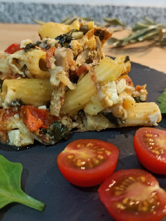 Una foto de Pasta 🍝 con verduras y queso 🧀