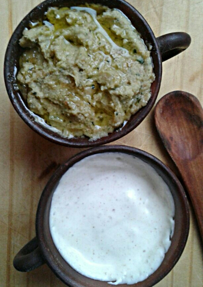 Una foto de Mayonesa Comino/Ajo + Pasta de Garbanzos con Cilantro