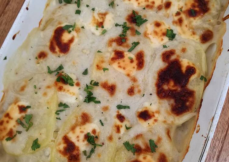 Steps to Prepare Any-night-of-the-week Papas gratinadas con salsa blanca