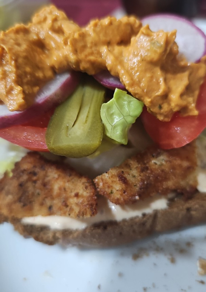 Una foto de Tostas de pollo