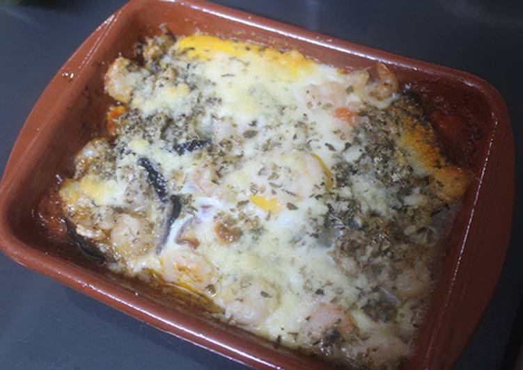 Verduras con gambas y huevos