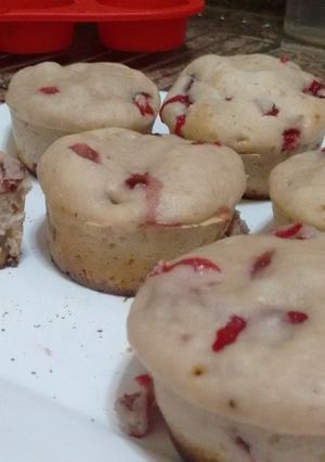 Una foto de Muffins de yogurt y frutillas- horno eléctrico