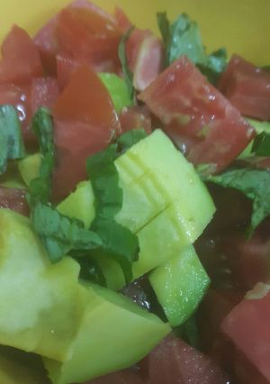 Una foto de Ensalada con Aguacate