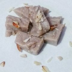 A picture of Singhare ka Halwa.