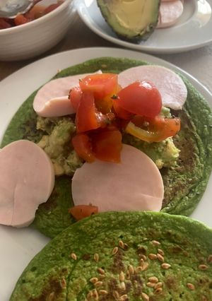 Una foto de Tortas de espinacas calabacín y avena