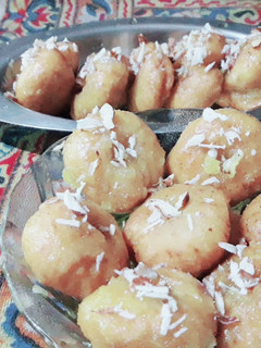 खस्ता बालूशाही (Khasta Balushahi Recipe in Hindi) रेसिपी मुख्य फोटो