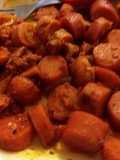 Salchichas sabrosas en salsa de achiote