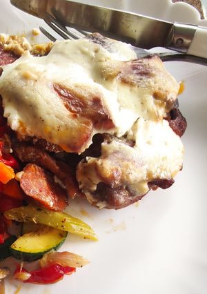 Tarja kolbásszal, szalonnával tejföllel sütve recept fotója