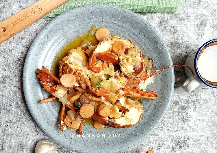 Rahasia Menyiapkan Lobster with caramelized butter shalot and garlic Anti Gagal