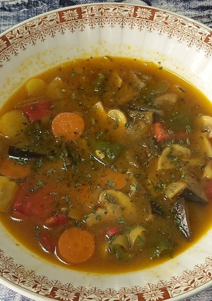 Una foto de Sopa de verduras (sorpresa)