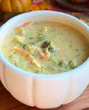 Sopa de frango com brócolos e queijo cheddar