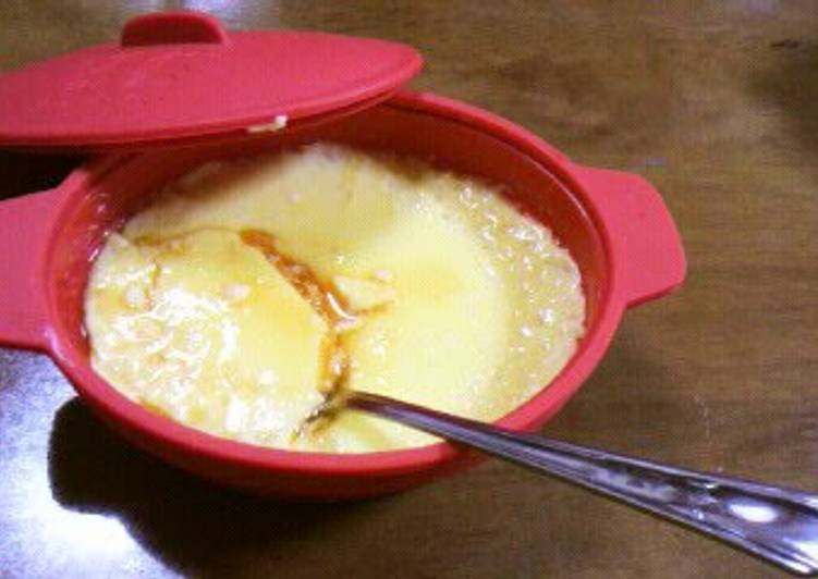 Microwaved Custard Pudding in a Silicone Steamer