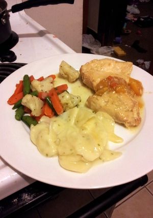 A picture of peach chicken.