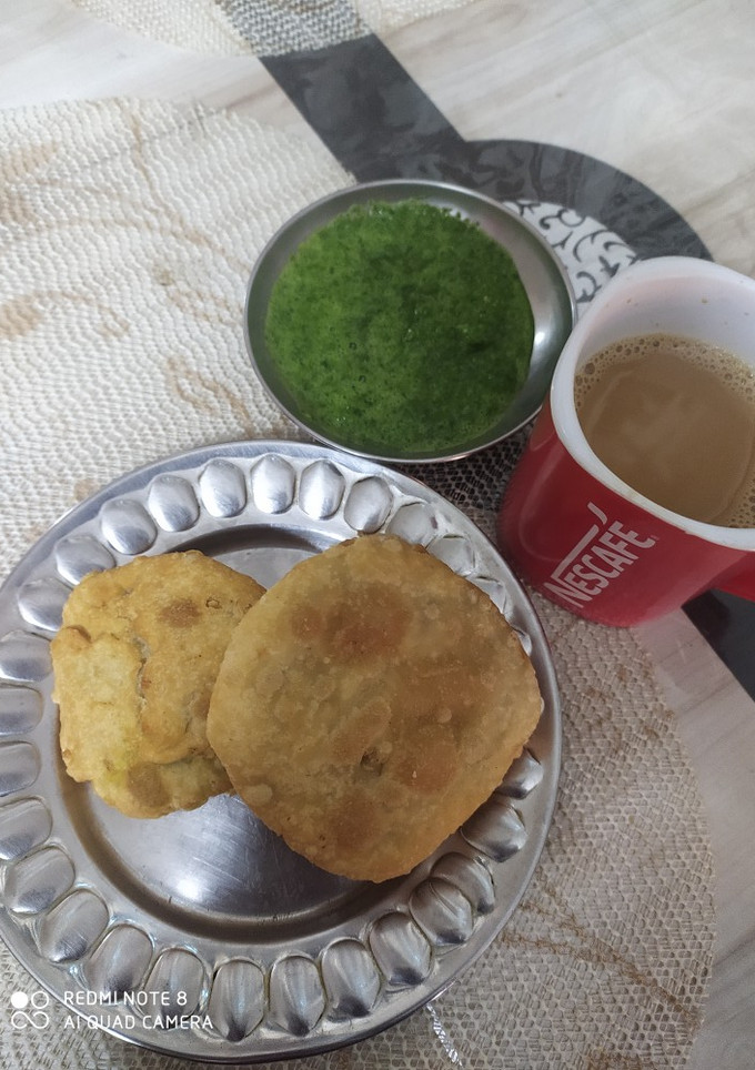कचौड़ी (Kachori recipe in Hindi) रेसिपी मुख्य फोटो