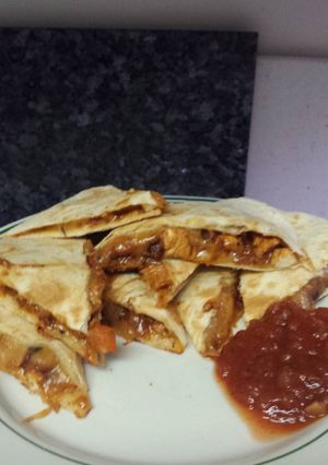A picture of Easy chicken quesadillas.
