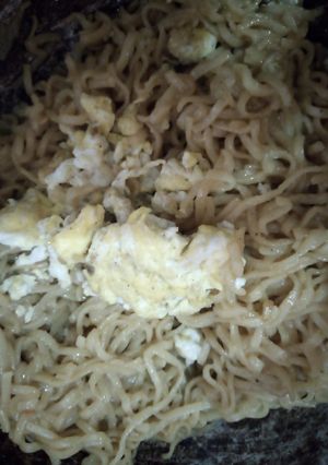 Foto resep Scrambled egg noodles