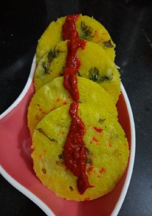 ઢોકળા (Dhokla Recipe In Gujarati) રેસીપી મુખ્ય ફોટો