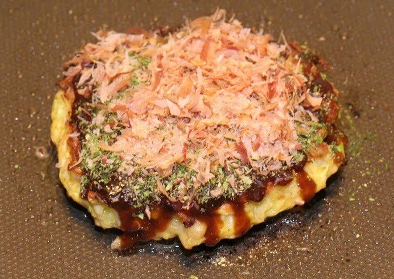 Steps to Make Perfect Recipe by the President of the Japanese
Okonomiyaki Association!! Kansai-style Okonomiyaki