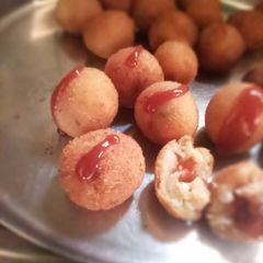 A picture of Potato balls.