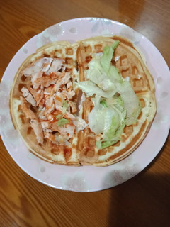 生菜烤土雞腿肉鬆餅 的食譜成品照片