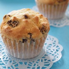 A picture of Raisin Muffins.