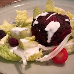 A picture of Calçot and Beetroot Bhajis.