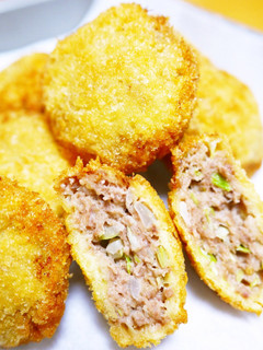 A picture of Freezable Minced Cabbage & Beef Cutlets for Bento.