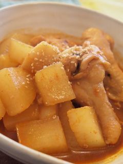 A picture of Korean Simmered Chicken Wings and Daikon Radish.