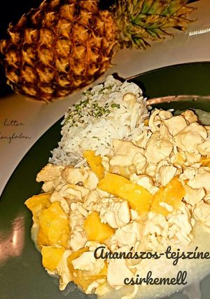 Ananászos-tejszínes csirkemell 🍍 recept fotója