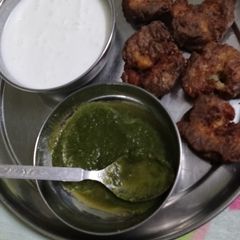 A picture of Kuttu k pakore.