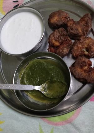 A picture of Kuttu k pakore.