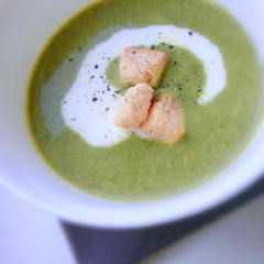 A picture of Spinach Potage Soup with Boiled Chicken Soup.