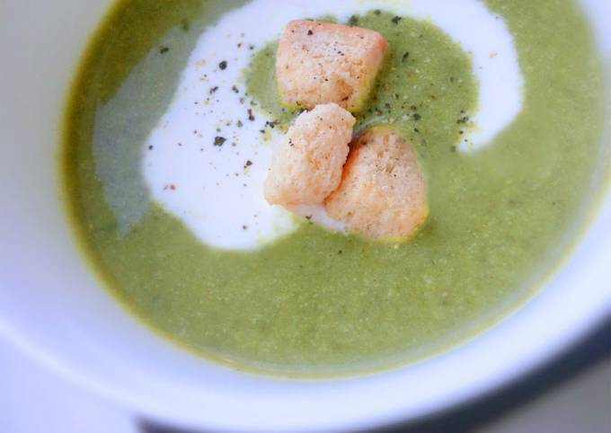 Steps to Make Ultimate Spinach Potage Soup with Boiled Chicken Soup