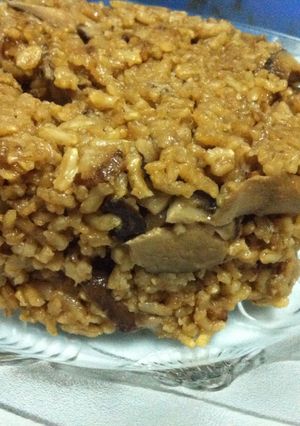 A picture of Clay Pot Chicken Rice In Rice Cooker.