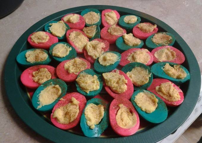 Christmas Deviled Eggs