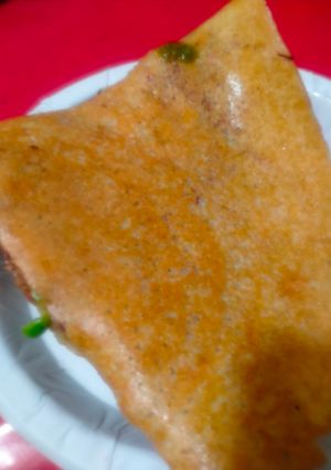 स्टफ मूंग दाल चीला (stuff moong dal cheela recipe in Hindi) रेसिपी मुख्य फोटो