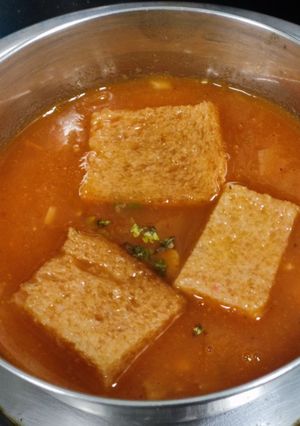 A picture of Tomato soup.