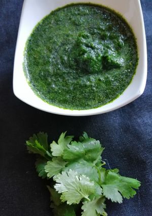 A picture of Coriander chutney.