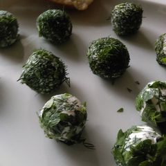 A picture of Herb Coated Goat Cheese Appetizer.