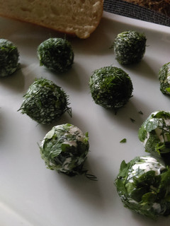 A picture of Herb Coated Goat Cheese Appetizer.