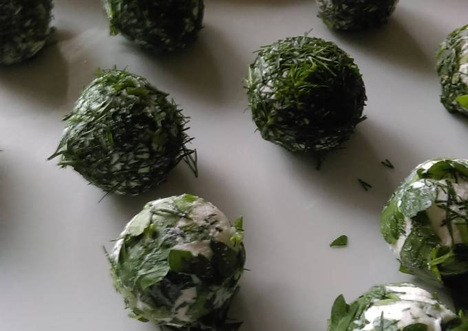 How to Prepare Homemade Herb Coated Cheese Appetizer