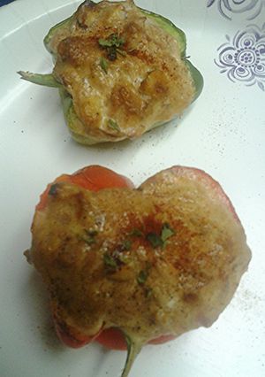 A picture of Tuna loaf II in a bell pepper.
