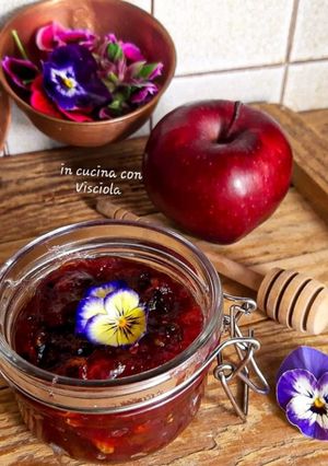 Foto di Composta di viole al miele