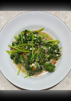 Foto resep Sayur Bayam Cah Bawang Putih