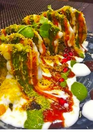 A picture of Palak ke patte ke chaat.