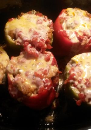 A picture of Crockpot stuffed peppers.